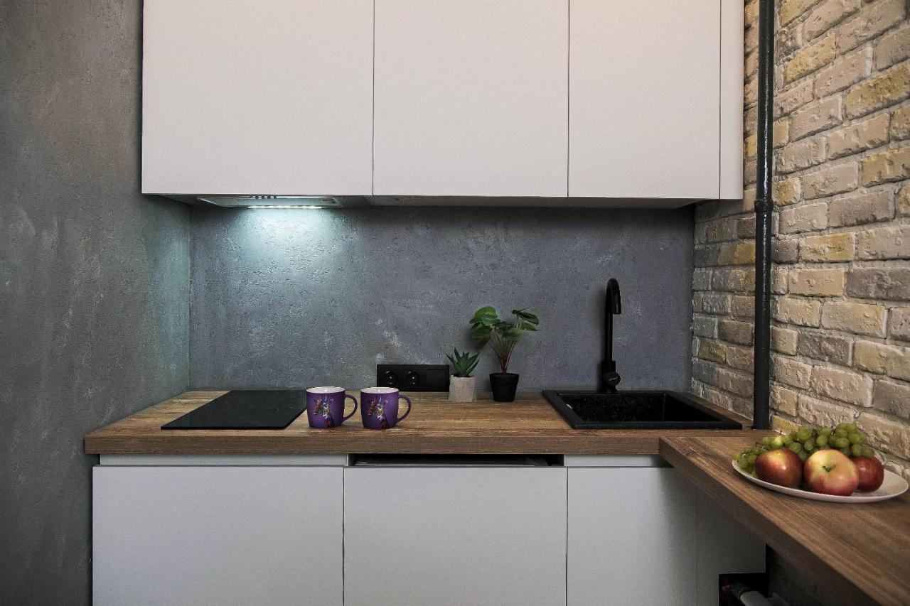 Freedom Apartments In City Center Киев Екстериор снимка