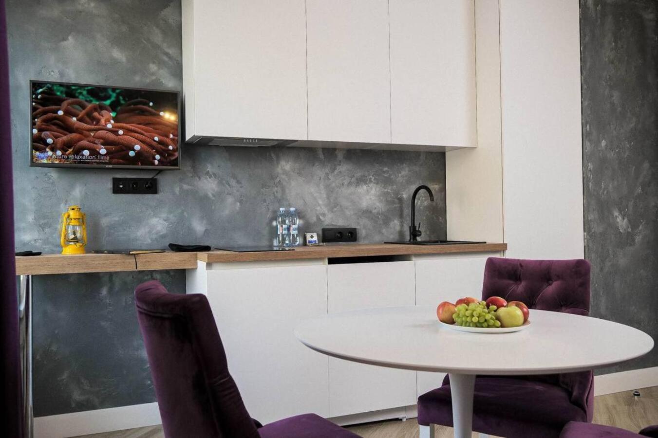 Freedom Apartments In City Center Киев Екстериор снимка