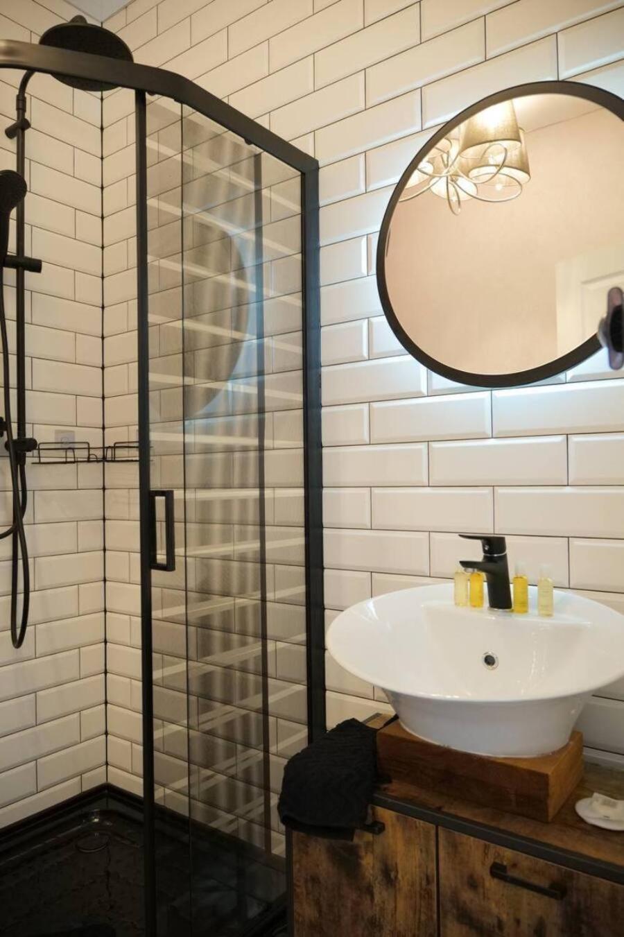 Freedom Apartments In City Center Киев Екстериор снимка